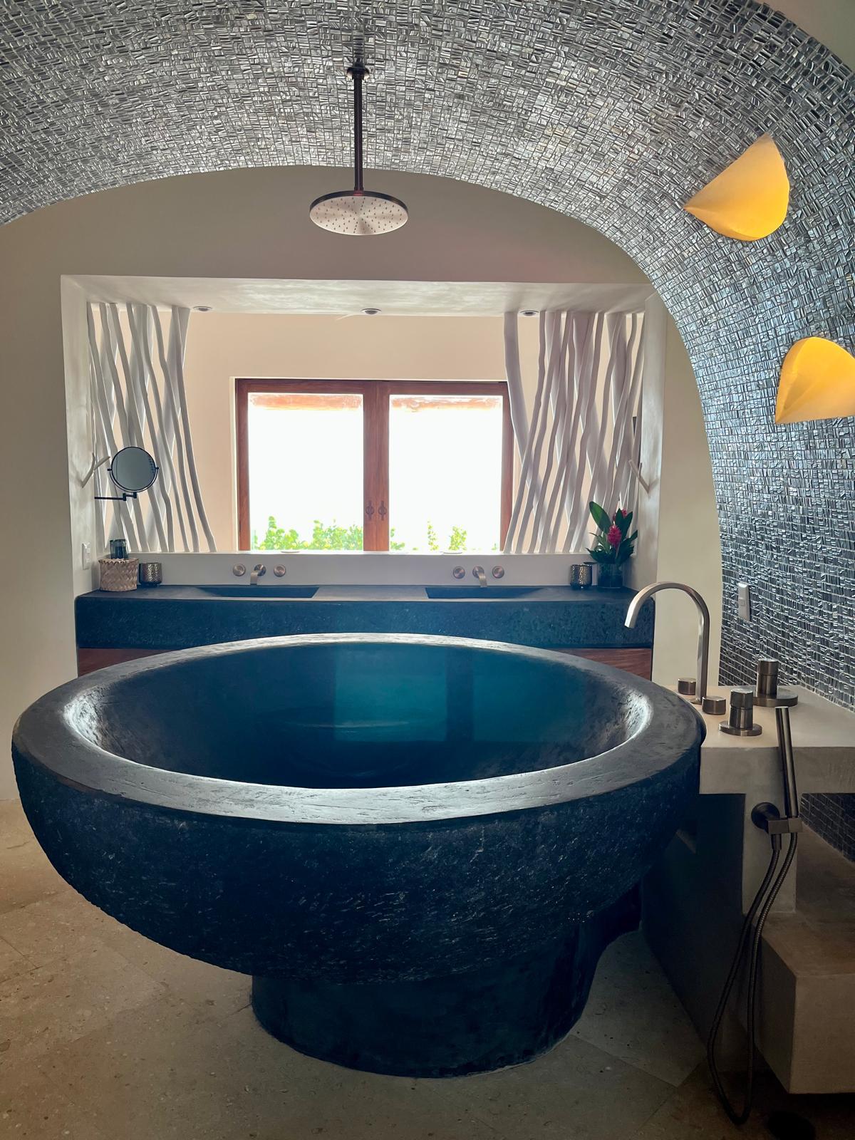 Casapapellilo.com - Casa Papelillo - Costa Careyes - Chamela - Bedroom - Sun - Bathroom 1